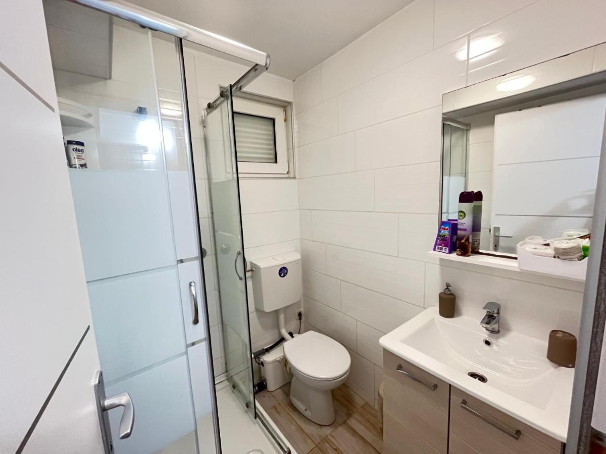 Alena Apartment