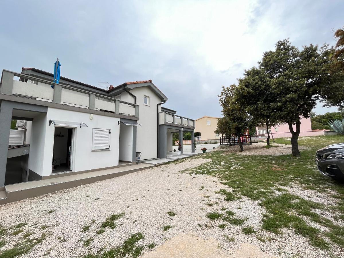 Alena Apartment