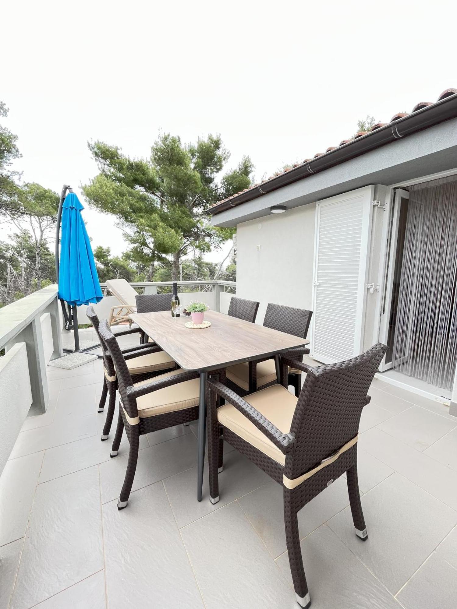 Alena Apartment *