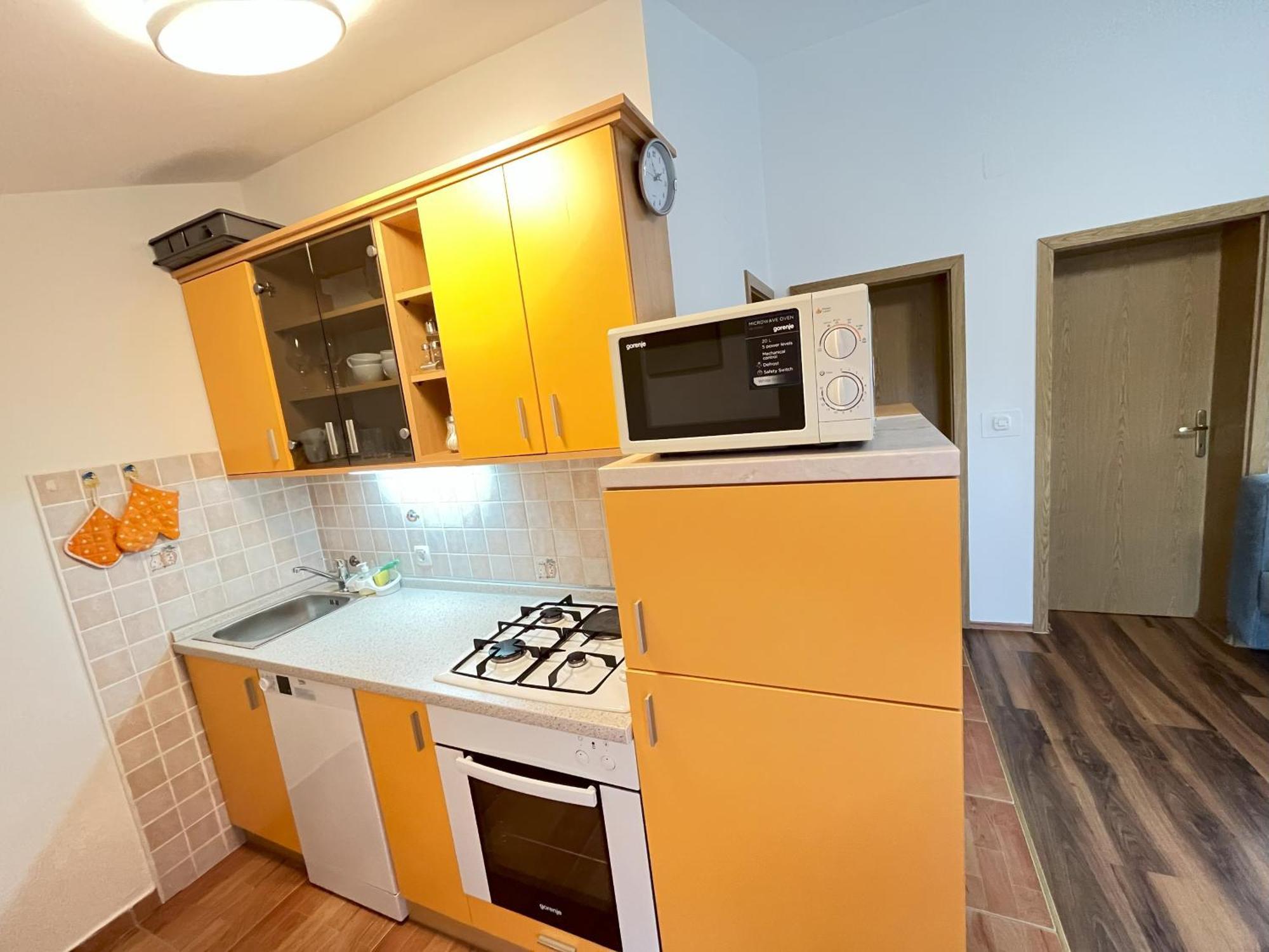 Alena Apartment Vir