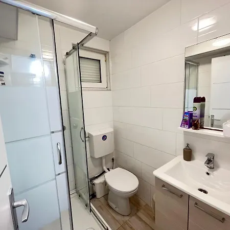 Vir Apartman Alena Exterior photo
