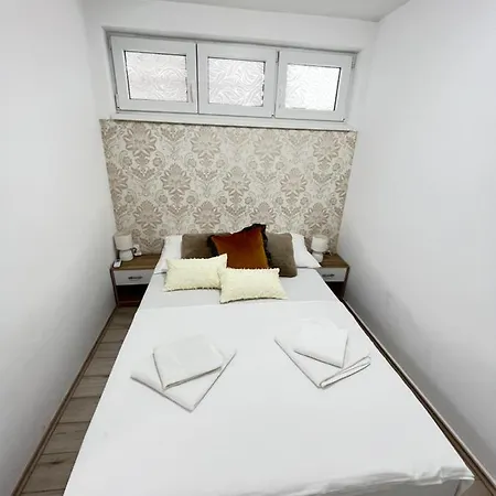 Vir Apartman Alena Exterior photo