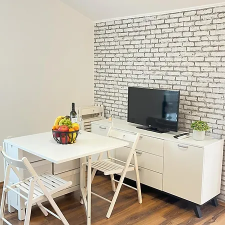 Vir Apartman Alena Exterior photo